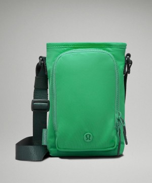 Lululemon Water Bottle Crossbody with Front Pocket 2L Crossbody Väska Bag Gröna | SE_LuLu92875